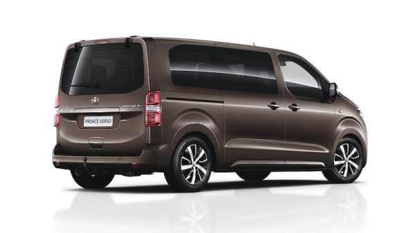 noleggio-lungo-termine-toyota-proace-verso-9-posti